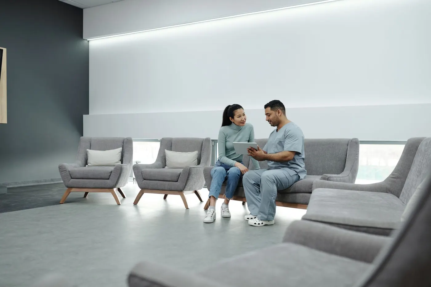 Sala de espera moderna de uma clínica